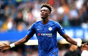 
                Cựu tiền đạo Chelsea dính chấn thương nặng ngày cuối mùa giải Serie A
            