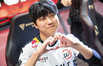 
                Tuyển thủ Liên Minh Huyền Thoại Hàn Quốc sợ giải nghệ
            