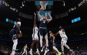 
                Diệt gọn Memphis Grizzlies, Nikola Jokic đi vào lịch sử với thành tích không tưởng
            