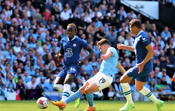 Man City dễ dàng đánh bại Chelsea trong ngày nâng cúp vô địch Ngoại hạng Anh