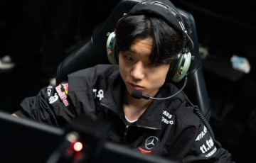 
                Tân binh sinh năm 2006 thay thế Faker là ai?
            