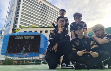 
                ĐT Việt Nam bất ngờ khi thấy hình ảnh của mình xuất hiện tại trung tâm Bangkok
            