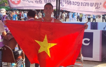 Gặp sự cố xe bị nổ lốp, Phạm Tiến Sản vẫn giành HCV SEA Games 32