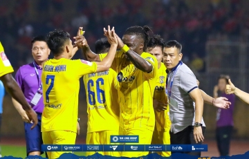Các cầu thủ SLNA không bị cắt thưởng khi đá ở V-League