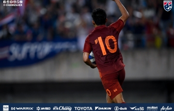 
                Huyền thoại Thái Lan san bằng kỷ lục khủng của Ronaldo ‘béo’, Ibrahimovic
            