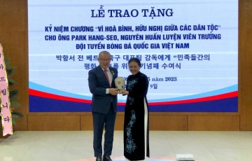 
                HLV Park Hang Seo trở lại Việt Nam, nhận tin cực vui giữa SEA Games
            