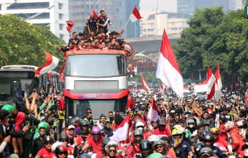VIDEO: U22 Indonesia diễu hành, ăn mừng như Argentina vô địch World Cup