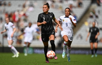 
                Thủ quân New Zealand dùng mỹ từ để miêu tả ĐT nữ Việt Nam
            