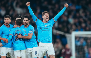 
                John Stones: Người thay đổi vận mệnh Man City bằng… milimet
            
