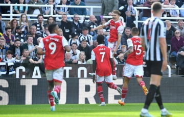Odegaard tỏa sáng, Arsenal xuất sắc giành 3 điểm trước Newcastle