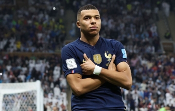 
                Mbappe ra quyết định bất ngờ về tương lai, MU và Real Madrid ‘mở cờ trong bụng’
            