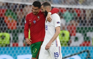 
                Ronaldo sắm vai ‘quân sư’, giúp Benzema đưa ra quyết định về tương lai
            