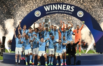 
                CHÙM ẢNH: Man City ăn mừng cực sung khi lần đầu tiên vô địch cúp C1
            