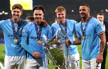 
                Bất bình sau cú ăn ba, trụ cột không thể thiếu lên kế hoạch rời Man City
            