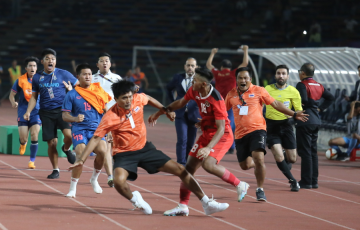 
                CĐV Thái Lan: ‘Campuchia không tổ chức Muay Thai nên chúng ta đưa vào bóng đá’
            