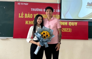 Đoàn Văn Hậu xuất hiện trong ngày đặc biệt của bạn gái hot girl