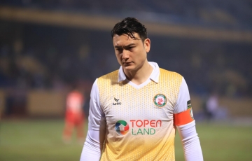 Thủ thành số 1 ĐT Việt Nam lại báo tin cực buồn cho đội bóng V-League