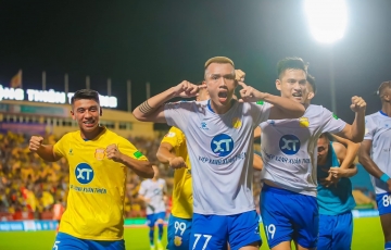 Cựu sao HAGL tỏa sáng, Nam Định vươn lên dẫn đầu BXH V-League