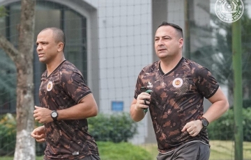 Xác định tương lai của HLV CAHN sau khi HLV Thái Lan từ chối về V-League