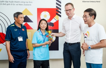
                Huỳnh Như và ĐT Việt Nam nhận thêm quà lớn trước khi sang Đức
            