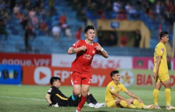 
                HLV SLNA nói gì sau trận thua tan nát Viettel?
            