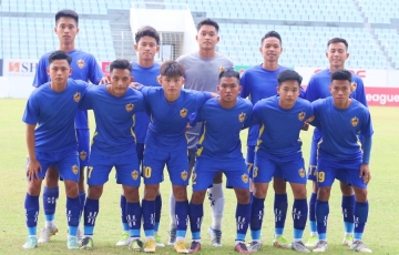 
                Cầu thủ trẻ Quảng Nam qua đời vì xe chở đội gặp nạn
            