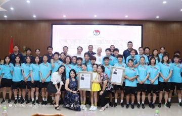 
                ĐT nữ Việt Nam nhận quà không thể đặc biệt hơn trước World Cup
            