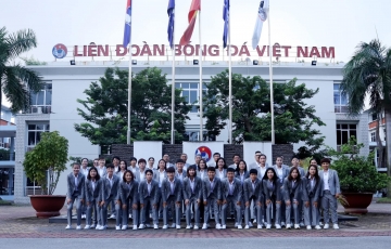 
                CHÙM ẢNH: ĐT nữ Việt Nam rạng ngời ngày lên đường dự World Cup
            