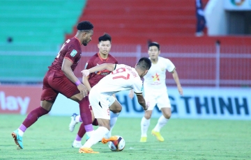 
                Cựu cầu thủ HAGL bị truất quyền thi đấu vì đánh cùi chỏ đối phương
            