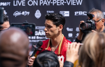 Gyan Garcia chỉ trích Davis trước trận đấu, tuyên bố sẽ hạ knock-out