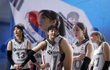 
                Lịch thi đấu bóng chuyền VNL ngày 3/6: Đại diện châu Á gặp HCV Olympic Tokyo
            