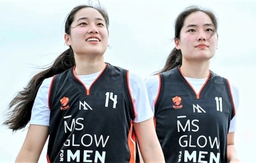 
                Cặp hot girl bóng rổ giúp Việt Nam giành HCV SEA Games 32 làm điều đặc biệt tri ân NHM
            