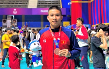 
                Đã đến nơi thi đấu, Quốc Duy vẫn bị loại khỏi tuyển Việt Nam ở phút chót
            