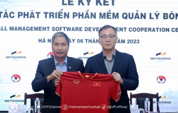 
                VFF công bố hợp đồng mới thời HLV Troussier
            