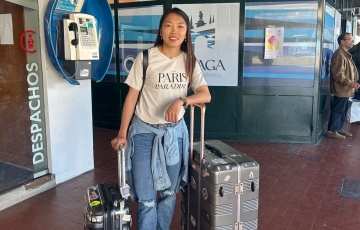 Bất ngờ: Huỳnh Như sang Singapore