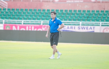 Thêm HLV rơi vào cảnh mất việc ở V-League 2023