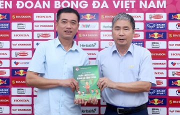 
                Lãnh đạo VFF làm việc với LĐBĐ Hà Giang
            