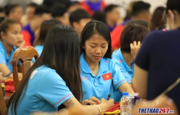 
                Huỳnh Như chưa trở lại Lank FC
            