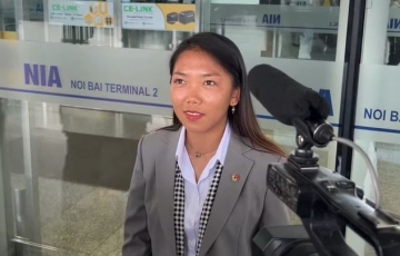 
                Huỳnh Như gây chú ý bởi hành trang đặc biệt
            