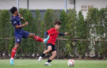 
                Đội bóng Campuchia để thua 7 bàn không gỡ
            