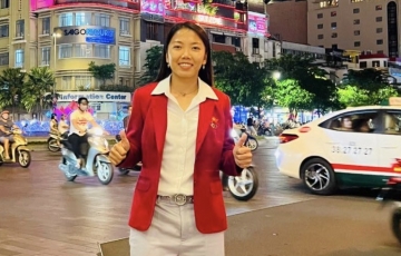 Huỳnh Như nhận quà đặc biệt trước khi sang Đức thi đấu