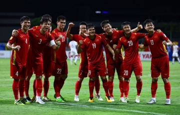 
                HLV Troussier công bố danh sách ĐT Việt Nam: Bất ngờ cầu thủ dân tộc!
            