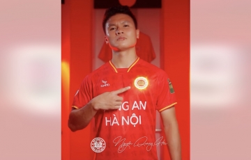
                Quang Hải lần đầu xuất hiện trong màu áo CLB CAHN
            