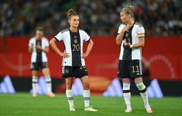 
                Đội hạng 2 thế giới thua sốc sau trận thắng chật vật Việt Nam
            