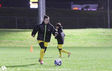 
                ĐT nữ Việt Nam tập dưới mưa, HLV Mai Đức Chung nhắc nhở về trận thua
            