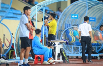 
                Bị VAR gây bất lợi, HLV Vũ Tiến Thành phản ứng bất ngờ
            