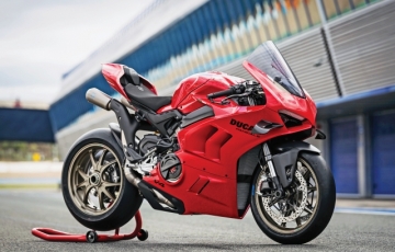 
                Giá xe Ducati Panigale V4 tại Việt Nam mới nhất 2023
            