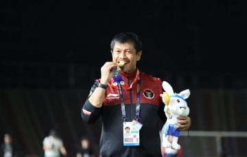 Vô địch SEA Games 32, HLV Indonesia nhận vinh dự lớn từ FIFA