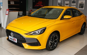 Đối thủ của Mazda 3 tung ưu đãi cực hấp dẫn