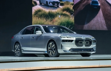 
                Loạt xe cao cấp của BMW chính thức ra mắt tại Việt Nam
            